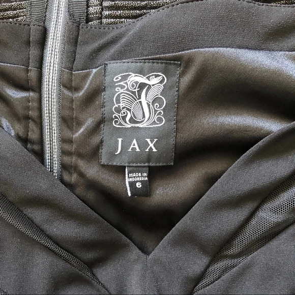 🛍️3/$40 Black  and Silver Jax Cocktail Dress Cut Out Detail Size 6 - Picture 9 of 10